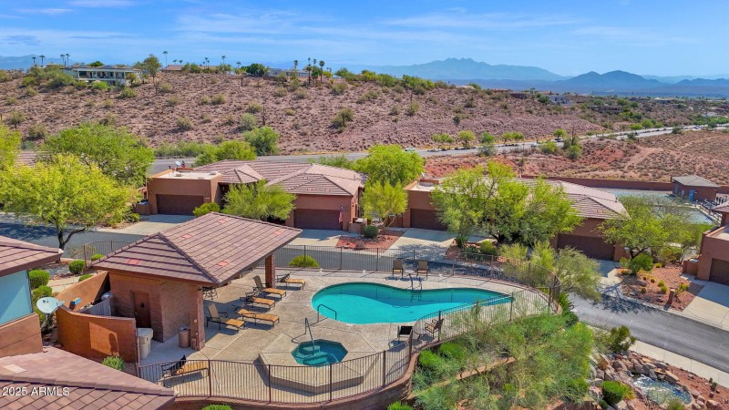 Community Pool & Spa