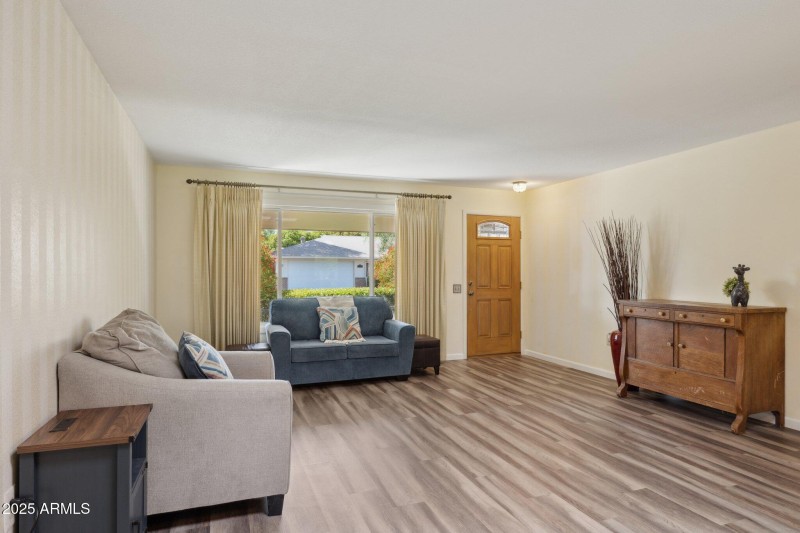 5-web-or-mls-19033-n-signal-butte-cir