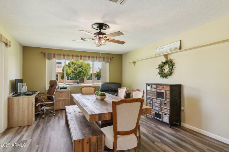 9-web-or-mls-19033-n-signal-butte-cir