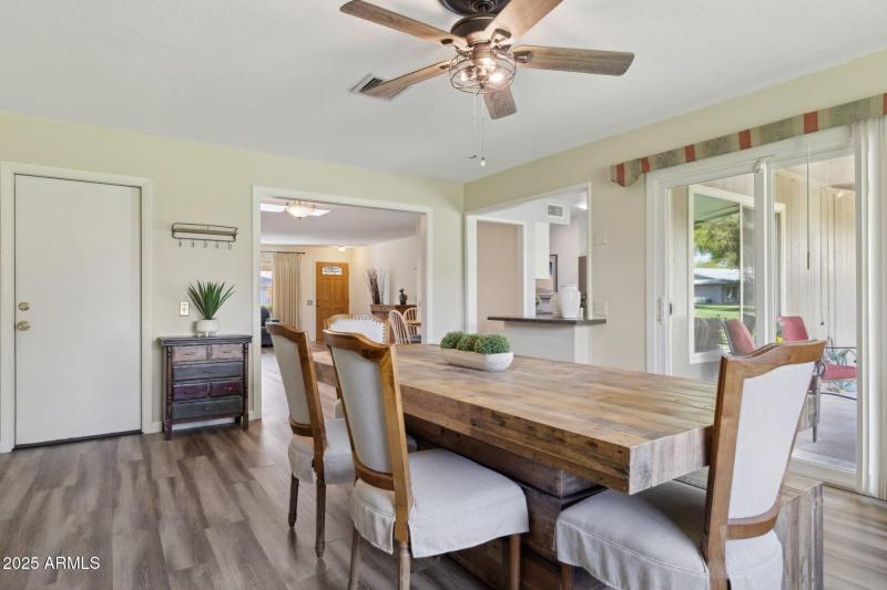 10-web-or-mls-19033-n-signal-butte-cir