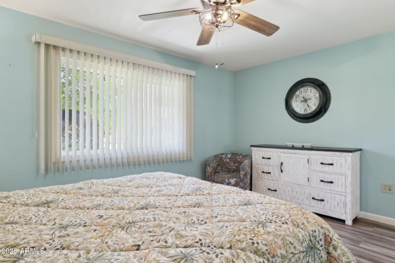 17-web-or-mls-19033-n-signal-butte-cir