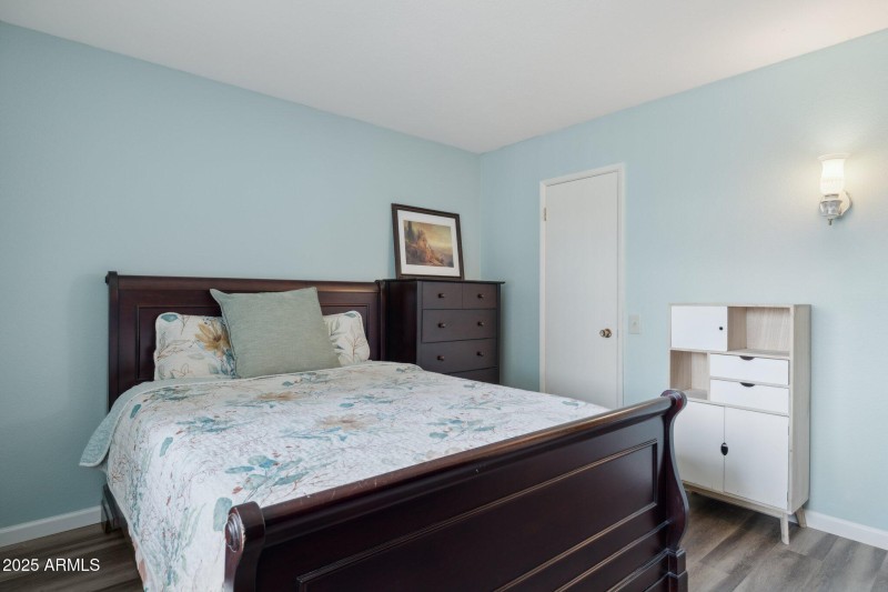 22-web-or-mls-19033-n-signal-butte-cir