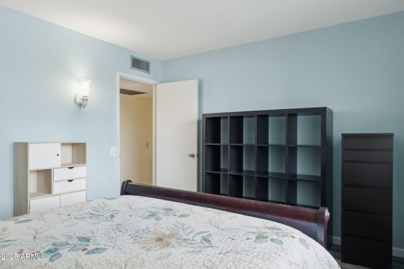 24-web-or-mls-19033-n-signal-butte-cir