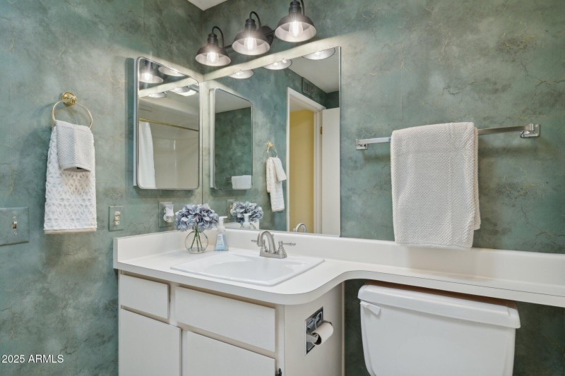 26-web-or-mls-19033-n-signal-butte-cir