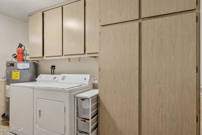 28-web-or-mls-19033-n-signal-butte-cir