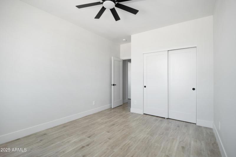 Listing Pictures -13