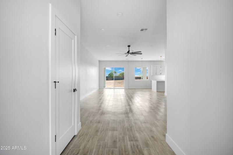 Listing Pictures -19