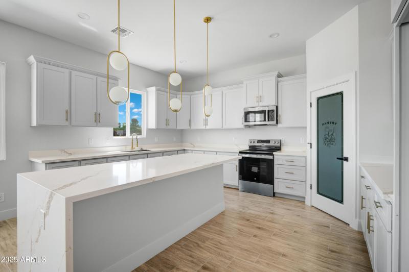 Listing Pictures -61