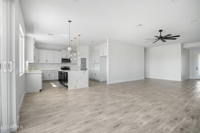 Listing Pictures -25