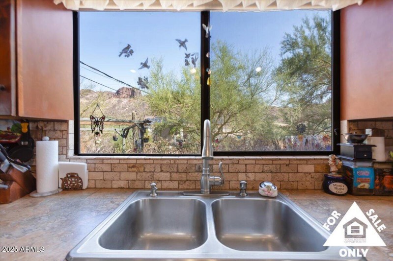 21-5125 N San Marcos Dr