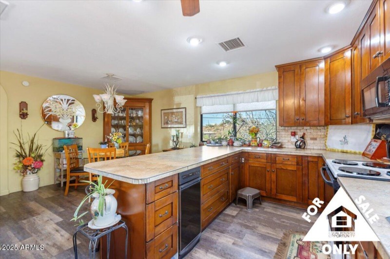 22-5125 N San Marcos Dr
