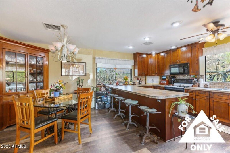 23-5125 N San Marcos Dr