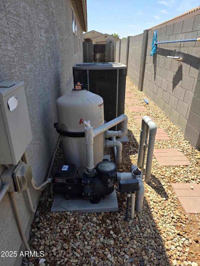 Stephanie pool equipment and heater