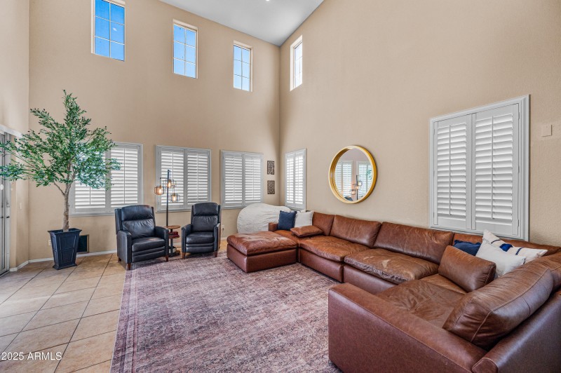 1155 W Laredo Ave-18