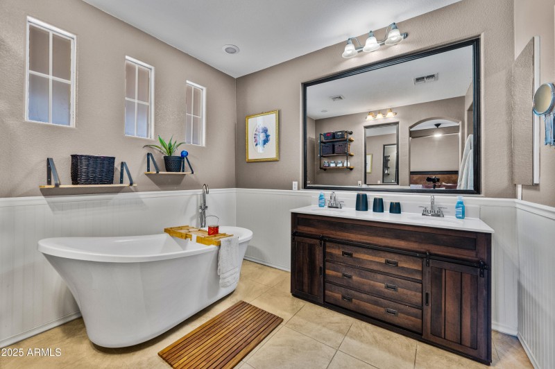 1155 W Laredo Ave-25