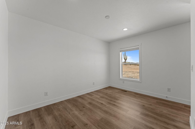 Gathering space with graceful flow