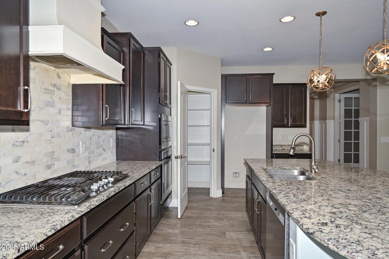 Kitchen-Pantry
