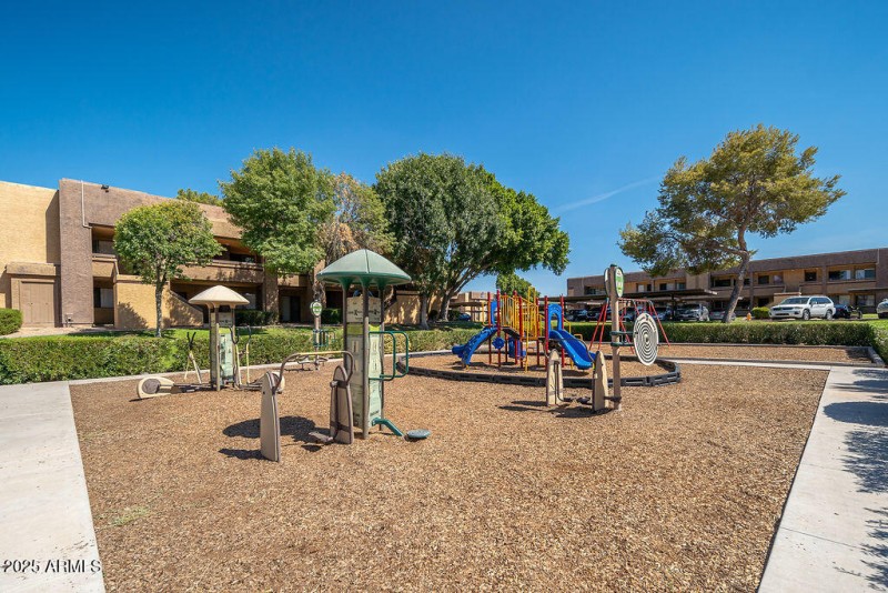 13_Outdoor-Gym_01