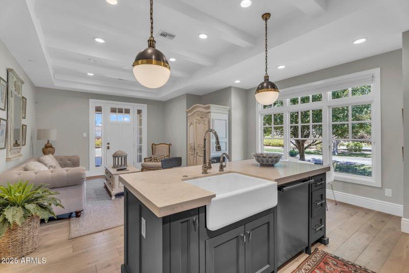 056_33-web-or-mls-30_511