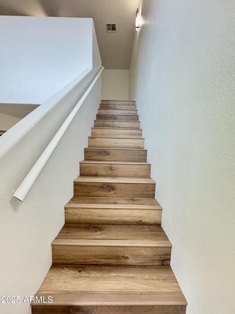 C6C880D5-26F9-41C7-864F-A710E7C952DE_1_2