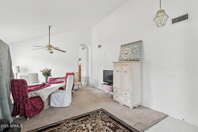 12-web-or-mls-Quartz-12