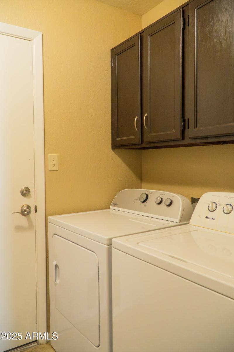 (11) Laundry