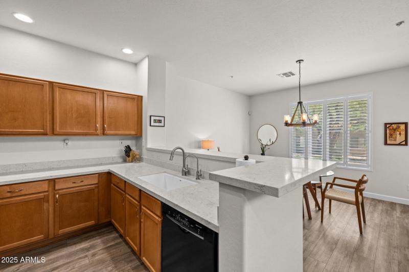22)KITCHEN