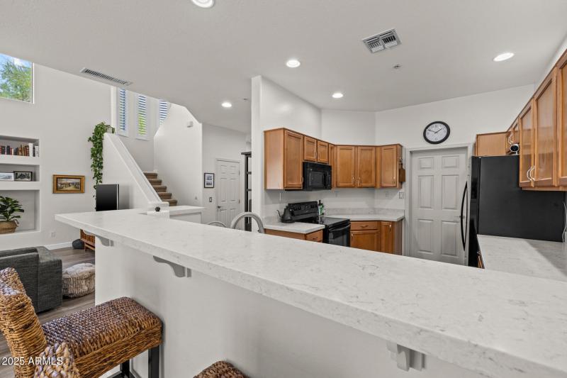24)KITCHEN