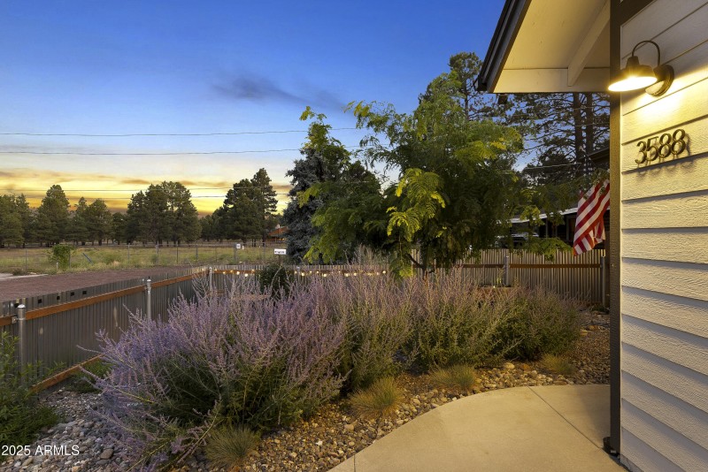 3588-huron-flagstaff-az-usa-006