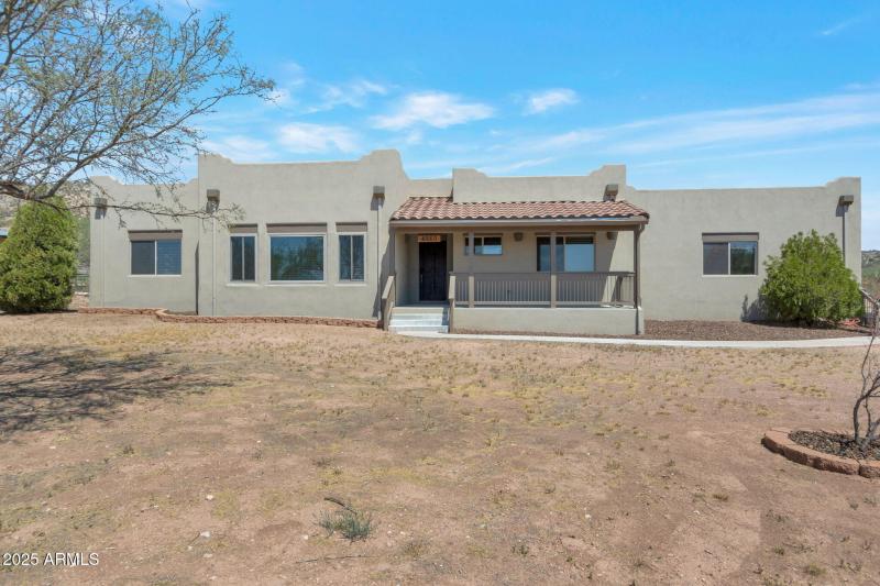 Exterior_Front Center