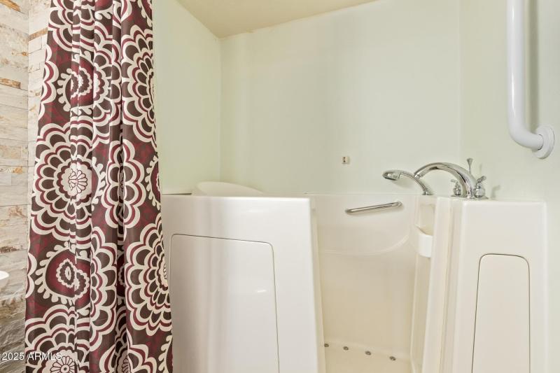 Walk-In Jet Tub