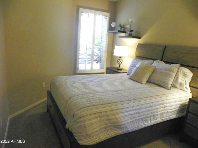 urban vr Guest Bedroom