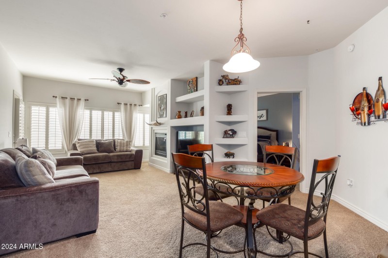 Family room 4