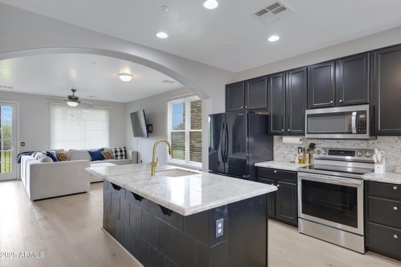 3687 E Leslie Dr-19