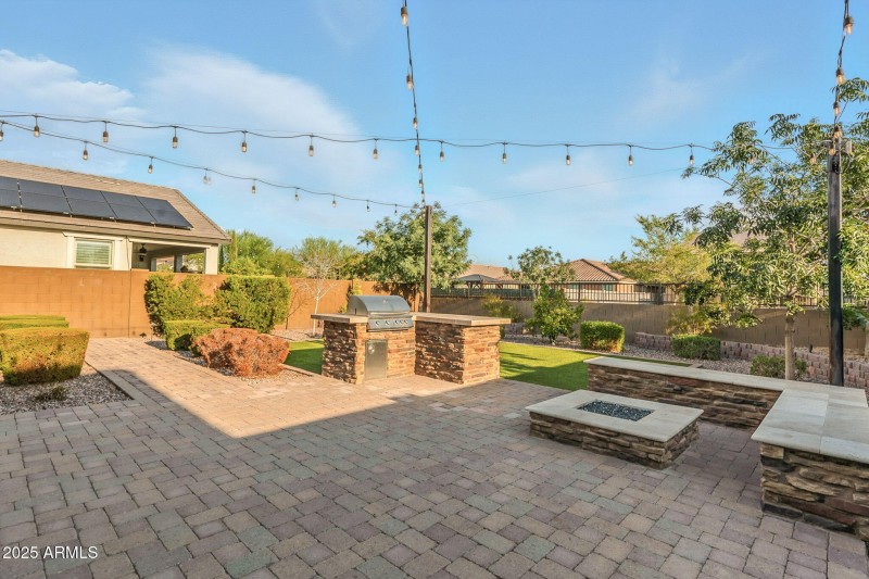 Fire Pit/BBQ