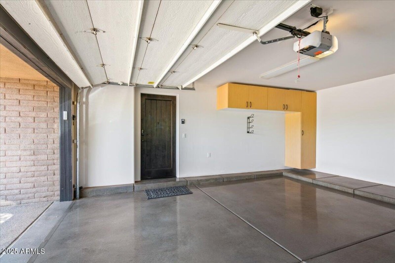 02-Garage Details