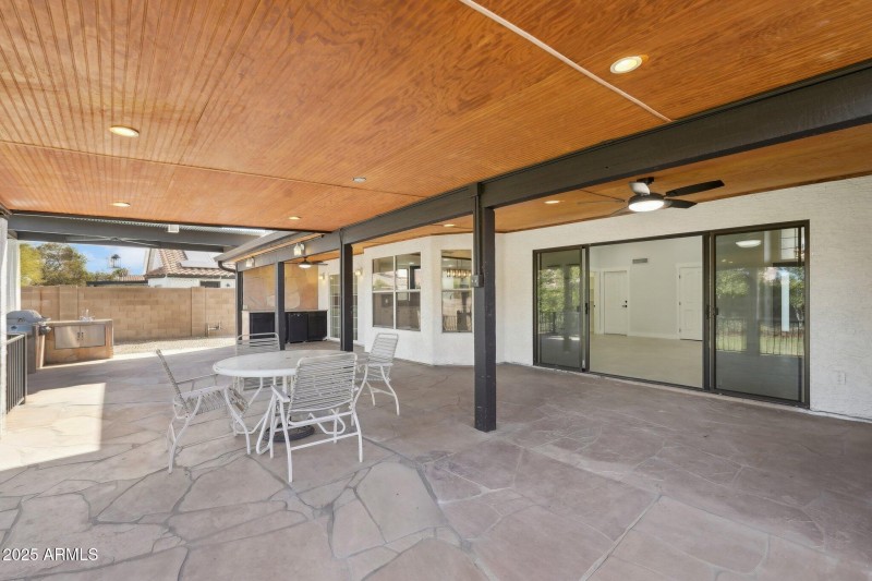 38-web-or-mls-E Estrid Ave-038