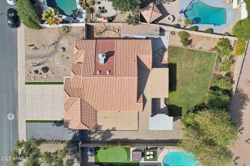 47-web-or-mls-E Estrid Ave-047