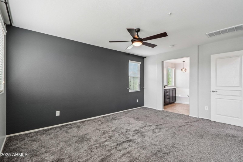 37-web-or-mls-W Palo Brea Ln-L2608-035