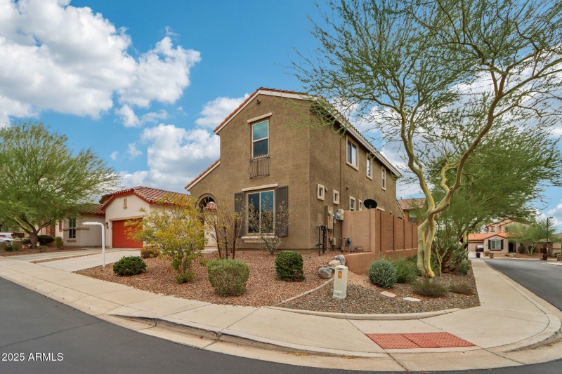 8-web-or-mls-W Palo Brea Ln-L2608-006