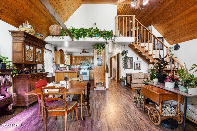 08-Dining Area & Living Room