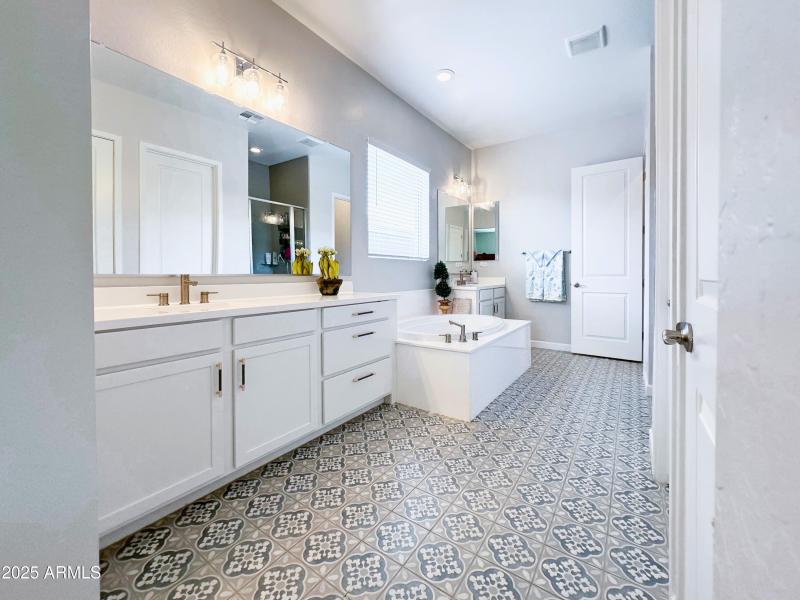 0f236a39-20a2-45df-acaa-93646397205b (1)