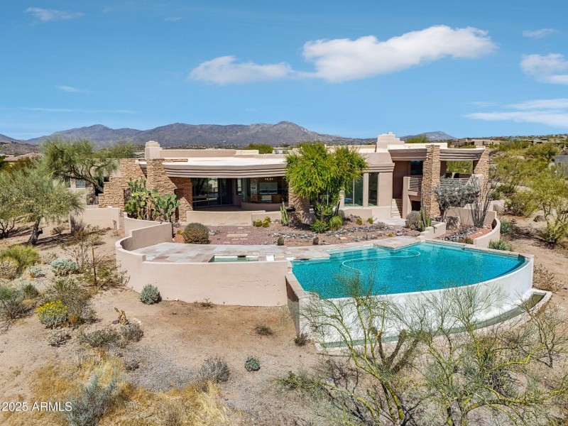 Back of house from golfcourse