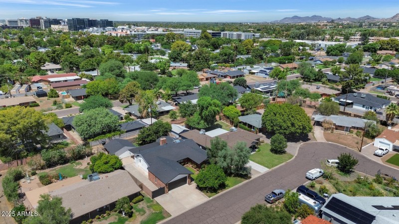 4642 N 31st St-large-007-001-DJI 0005-15