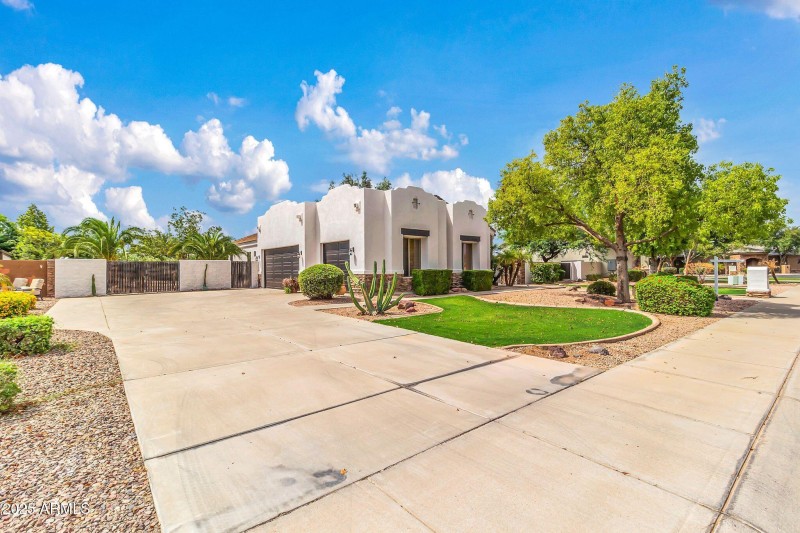 20131 E Calle de Flores-2