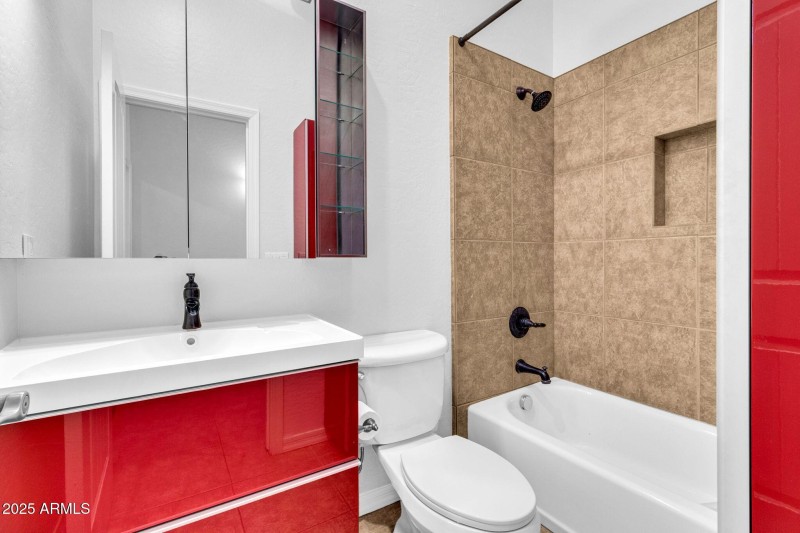 20131 E Calle de Flores-42