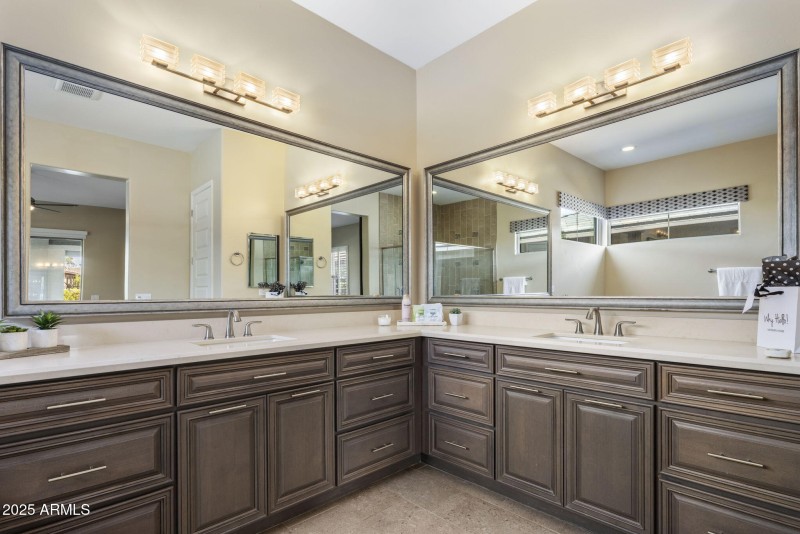 Primary Dual Vanities