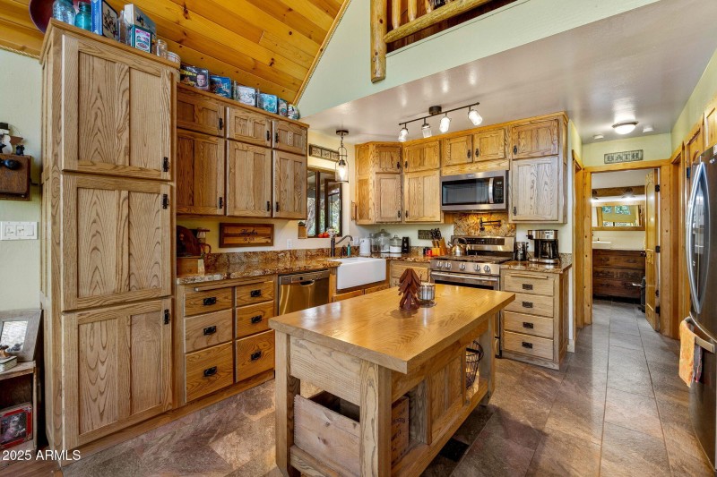 2231EagleLn-Overgaard-AZ-11