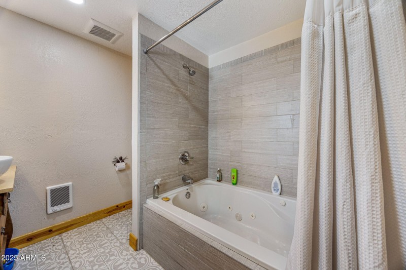 2231EagleLn-Overgaard-AZ-41