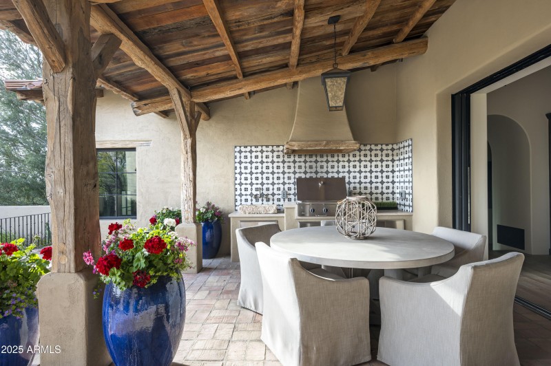 Outdoor Kitchen